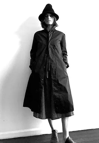 TRENCH COAT