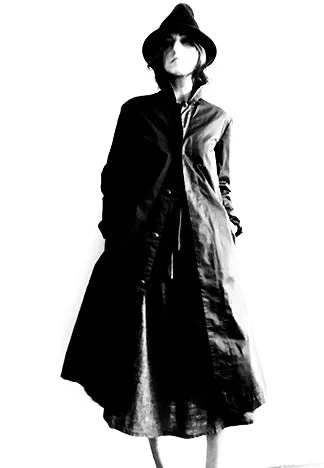 TRENCH COAT